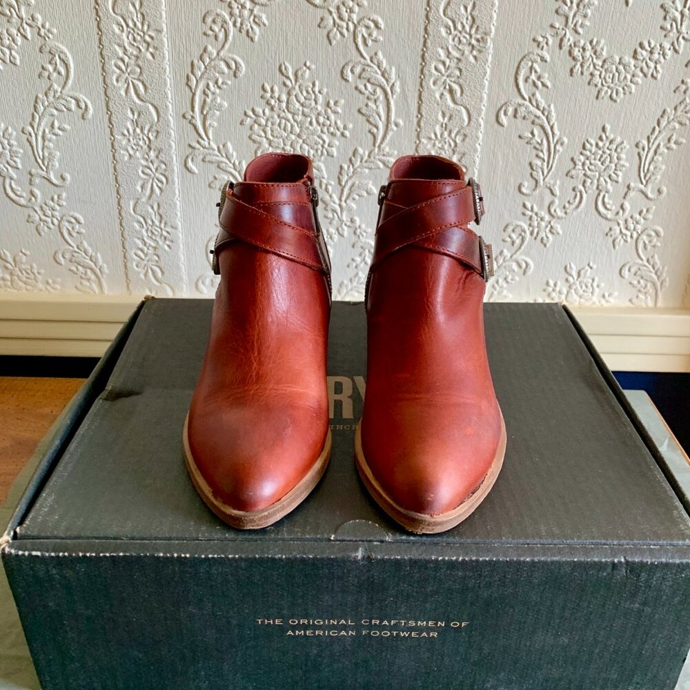 NWT FRYE Women's Ray Red Clay Leather Western Buckle Ankle Boots Sz 5.5 - Picture 7 of 9